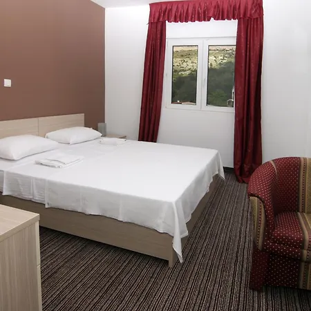 贝尔维德尔酒店 3*